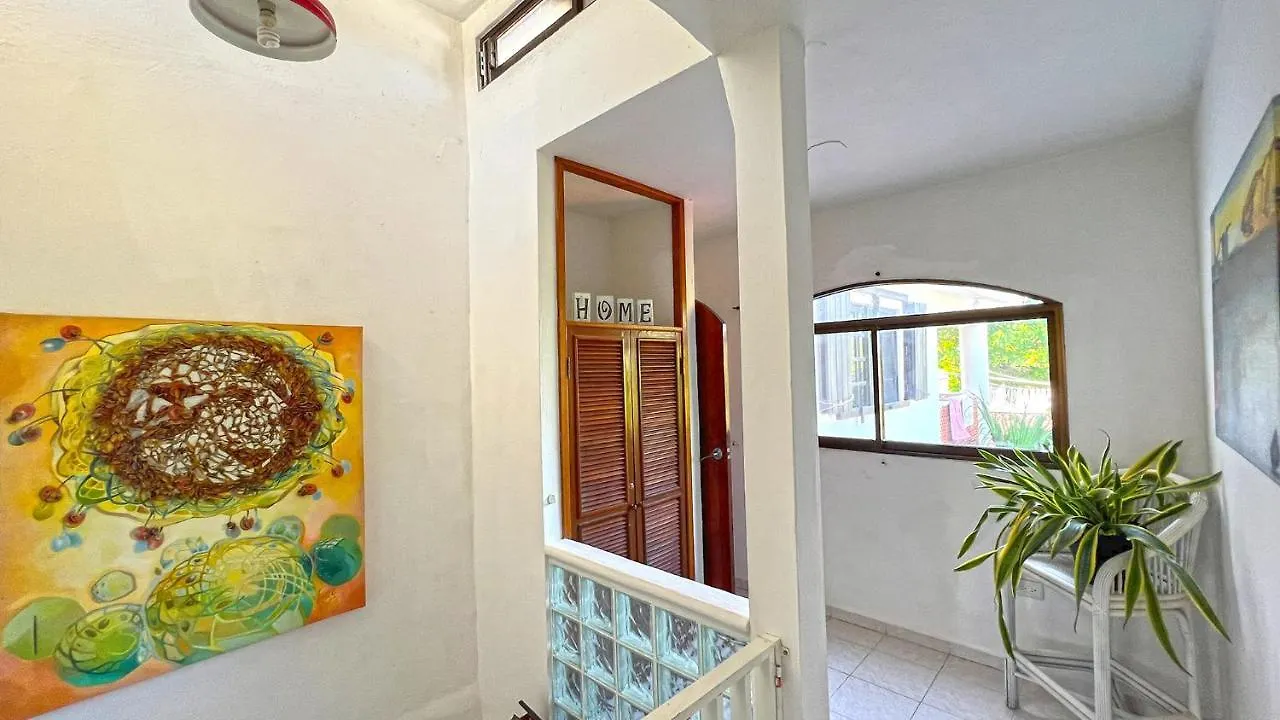 Kingsize Condo Bambu Beachside Puerto Morelos 0*,  Mexiko