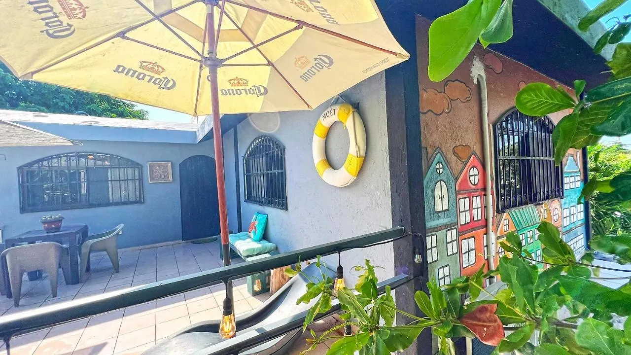 Kingsize Condo Bambu Beachside Puerto Morelos 0*,  Mexiko